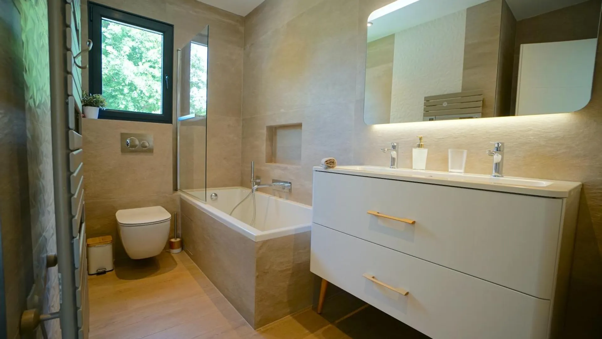 Villa Luxe Californienne - Piscine Poolhouse Antibes 0*,  France
